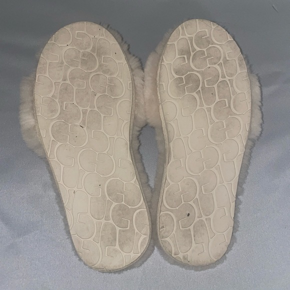 Fluffy UGG Slipper slides - Picture 5 of 6